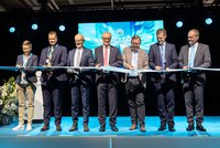 With the symbolic cutting of the ribbon, Dr. Marquardt opened the new plant at Erfurter Kreuz industrial area together with the Minister President of the Free State of Thuringia, Bodo Ramelow.