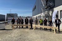 Topping-out ceremony for the new building at N3 Engine Overhaul Services in Arnstadt.